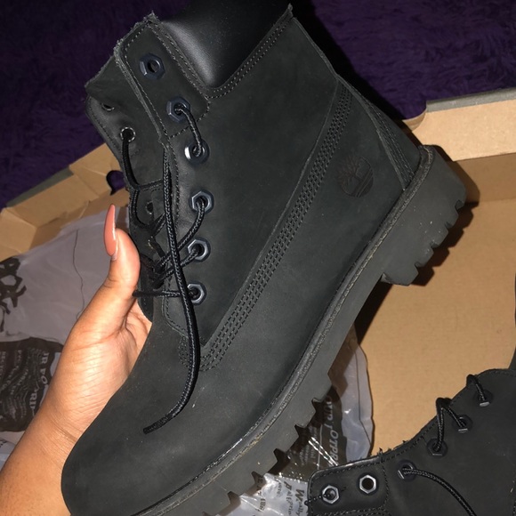 black timberlands - Picture 2 of 3